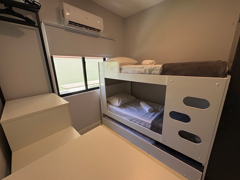 Apto 2 qts 350m da praia no centro BC EAN0104