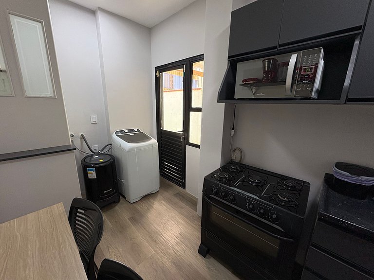 Apto 2 qts 350m da praia no centro BC EAN0104