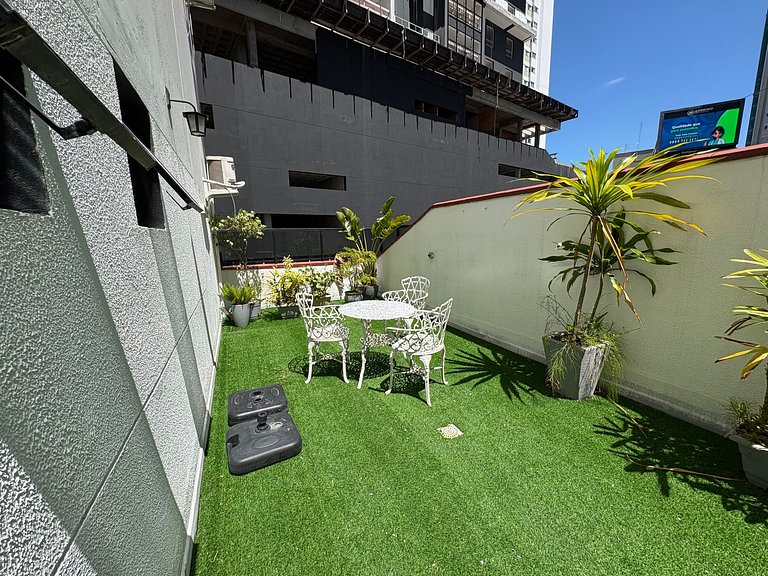 Apto 2 qts 350m da praia no centro BC EAN0104