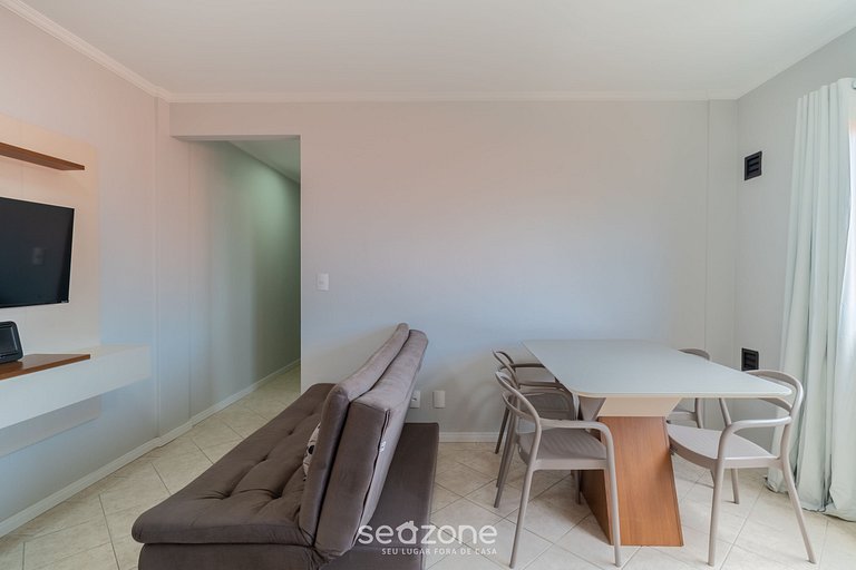 Apto c/ varanda a passos da praia - IDS0501