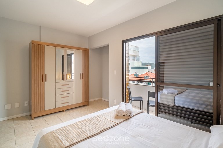 Apto c/ varanda a passos da praia - IDS0501