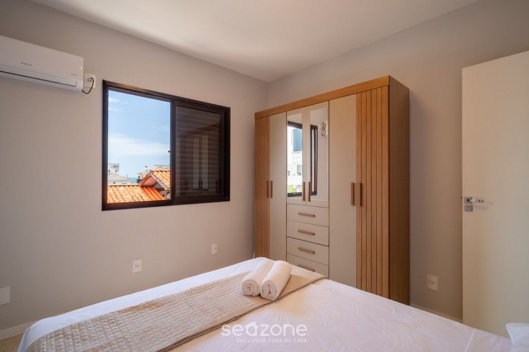 Apto c/ varanda a passos da praia - IDS0501