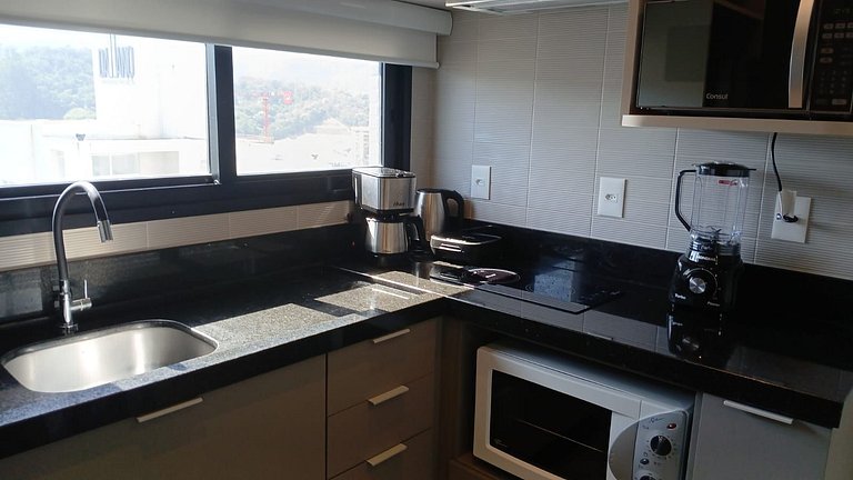 Apto c/ vista mar a 280m da praia MHF1809