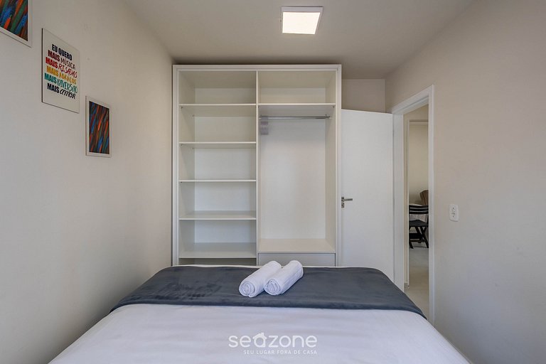 Apto a 160 m da Roda Gigante em BC - EPJ0601