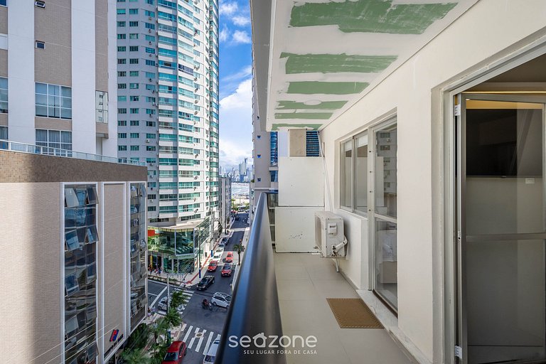 Apto a 160 m da Roda Gigante em BC - EPJ0601