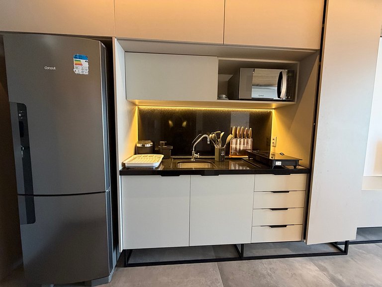 Estúdio em Prédio c/ Piscina na Orla NWT1220