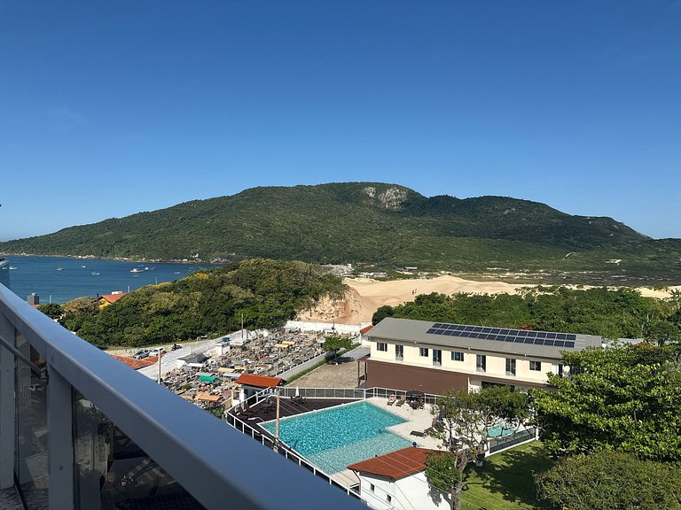 Apto de 3 Suites con Vista Parcial al Mar MHC0306