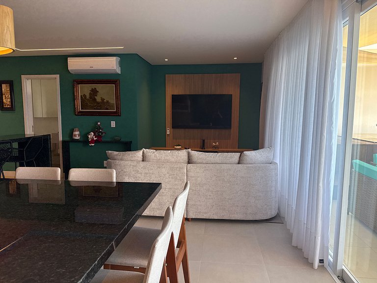 Apto de 3 Suites con Vista Parcial al Mar MHC0306
