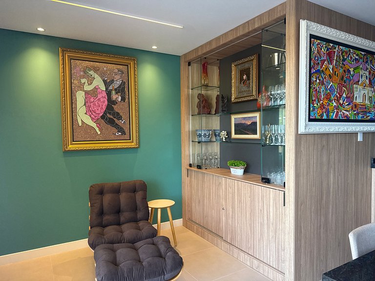 Apto de 3 Suites con Vista Parcial al Mar MHC0306