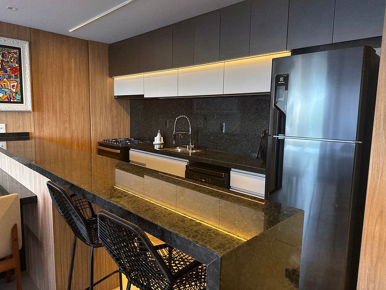 Apto de 3 Suites con Vista Parcial al Mar MHC0306