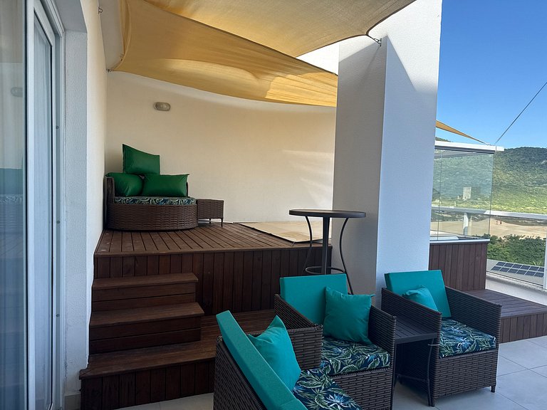 Apto de 3 Suites con Vista Parcial al Mar MHC0306