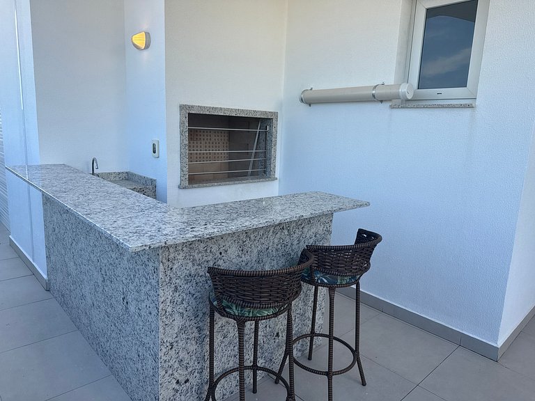 Apto de 3 Suites con Vista Parcial al Mar MHC0306