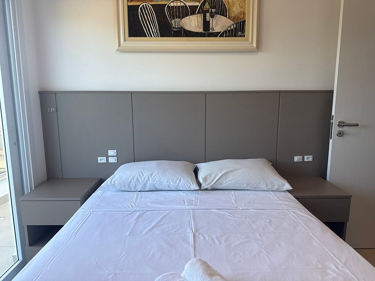 Apto de 3 Suites con Vista Parcial al Mar MHC0306