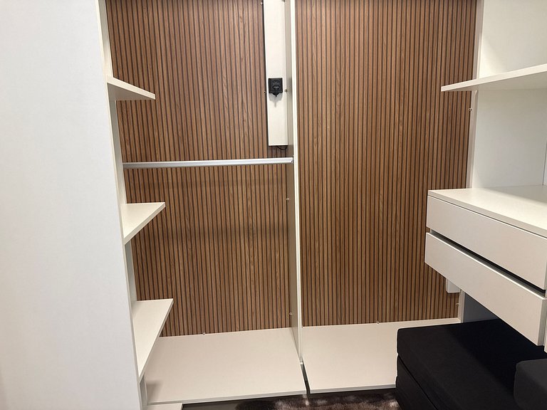 Apto de 3 Suites con Vista Parcial al Mar MHC0306