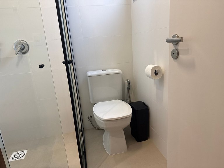 Apto de 3 Suites con Vista Parcial al Mar MHC0306