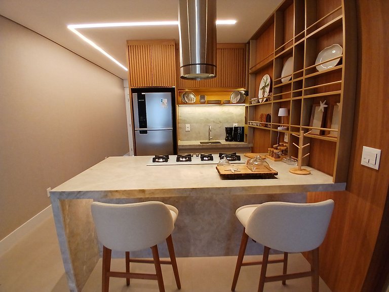 Apto em Cond. c/piscina a passos do Mar - PET0209