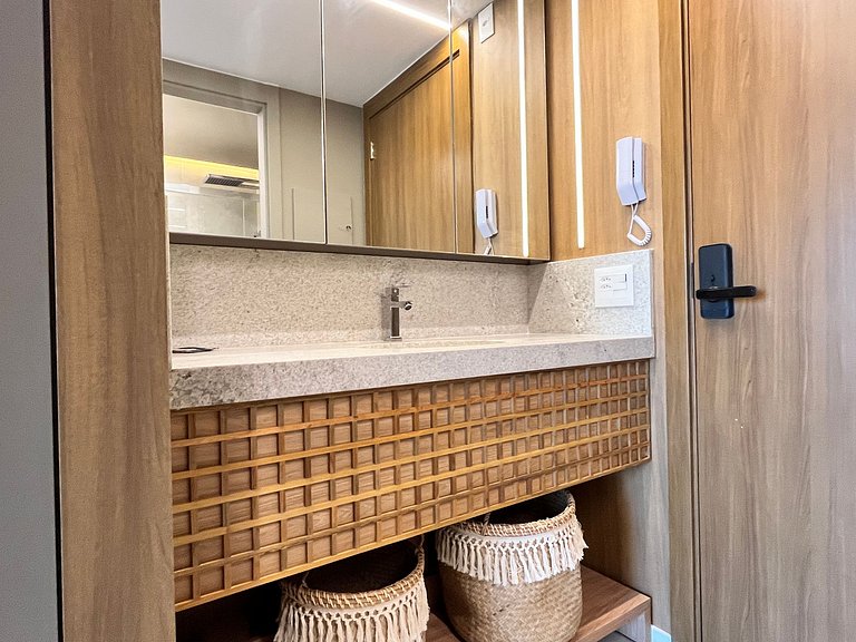 Estúdio em Cond. c/ Piscina, 170m do mar LIV1105