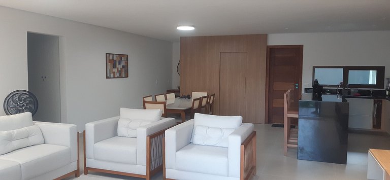 Casa em condo. com piscina e churrasqueira PCR0002