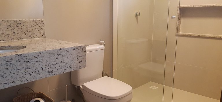 Casa em condo. com piscina e churrasqueira PCR0002