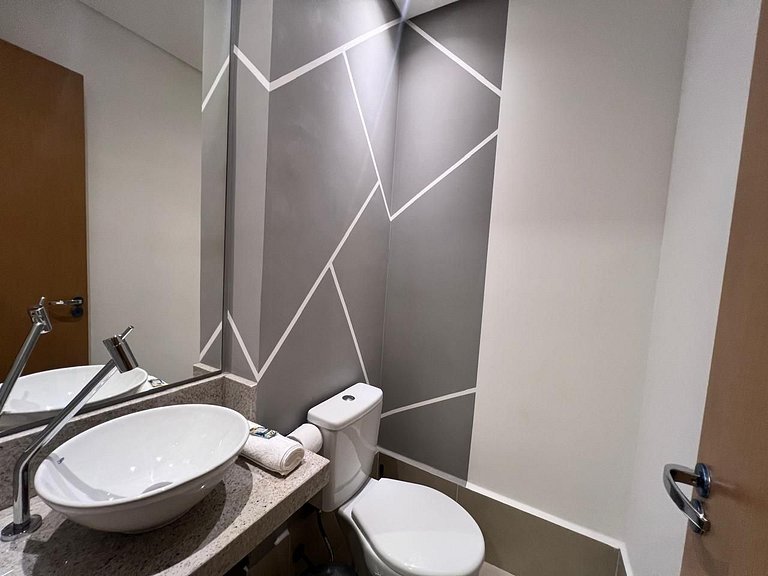 Apto Confortável em Cond. c/ Piscina GRLB1403