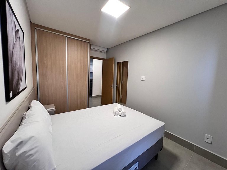 Apto Confortável em Cond. c/ Piscina GRLB1403