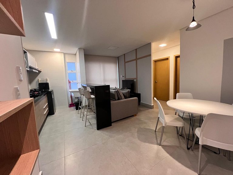 Apto Confortável em Cond. c/ Piscina GRLB1403