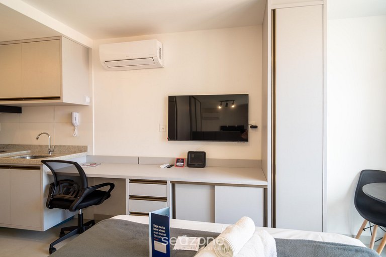 Estudio en edif. c/ piscina, 280m del mar UGR0404A