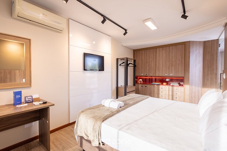 Apto moderno no Sudoeste c/ ar e Wi-Fi | CLS0101