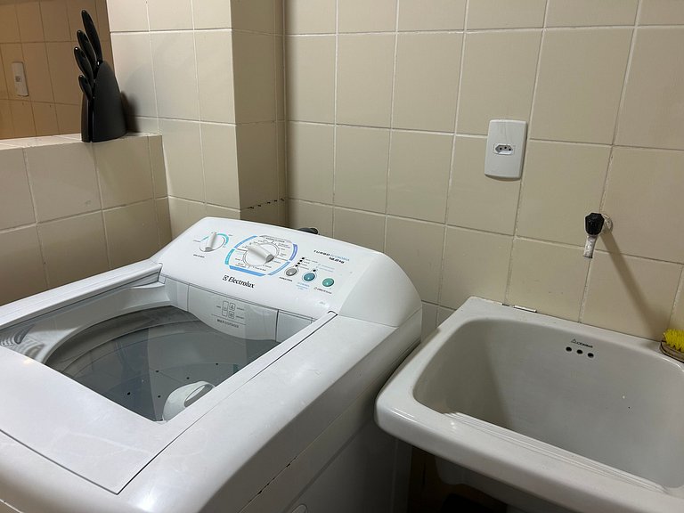 Apto 2 qts a 250m da praia no centro SDC0601