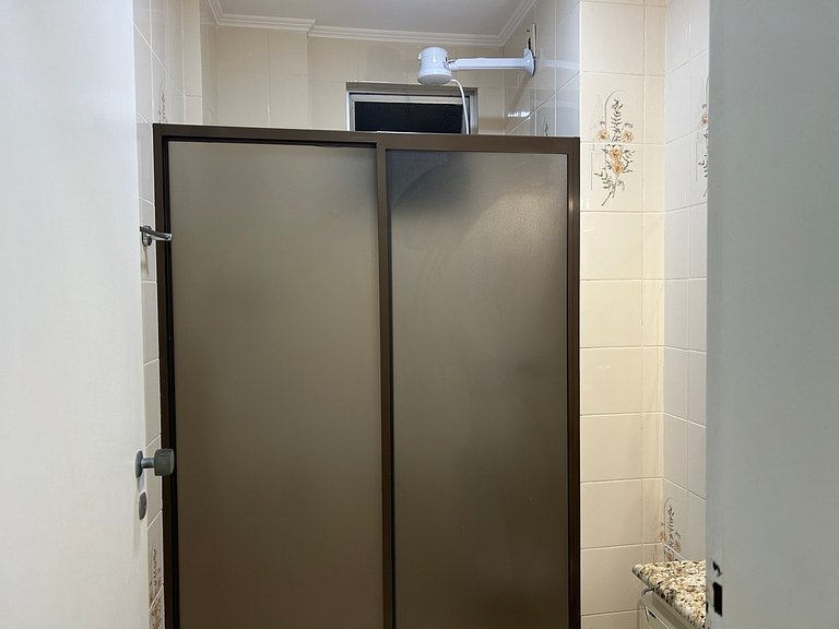 Apto 2 qts a 250m da praia no centro SDC0601