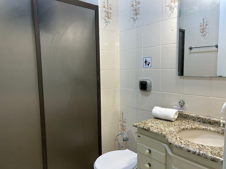 Apto 2 qts a 250m da praia no centro SDC0601