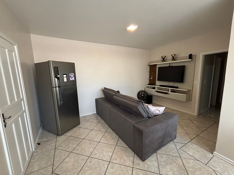 Apto c/ Hidromassagem em Coqueiros - ELB0203