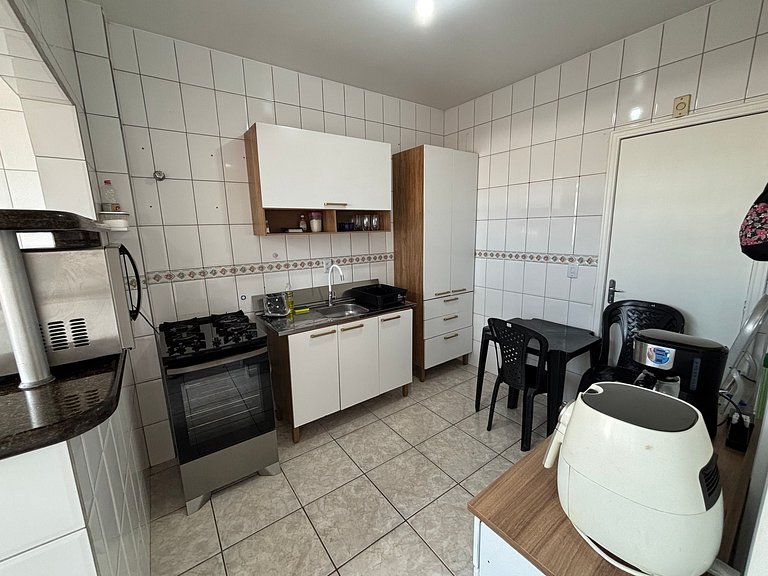 Apto c/ Hidromassagem em Coqueiros - ELB0203