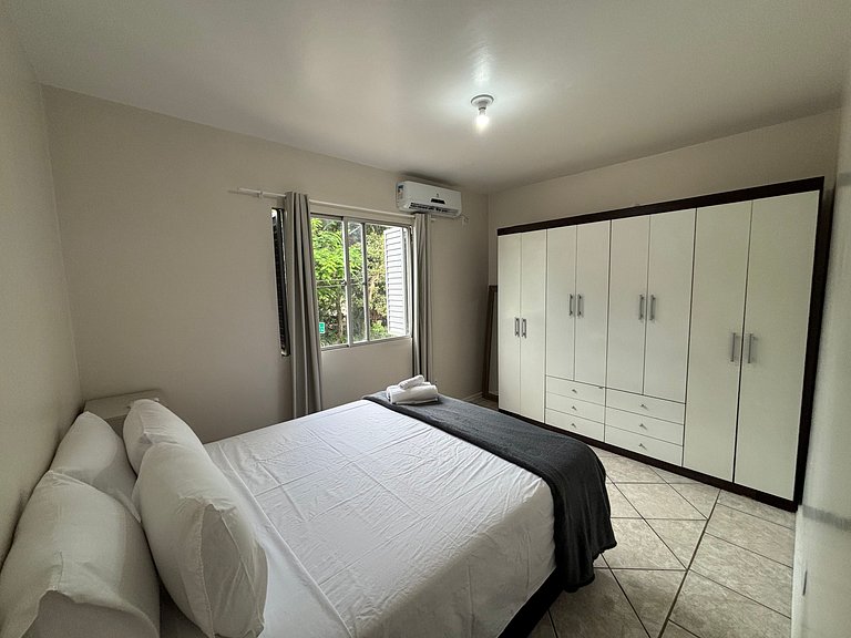 Apto con Hidromasaje en Coqueiros – ELB0203