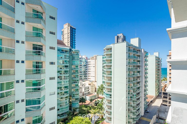 Apto a 220m do mar em Meia Praia FFS0904