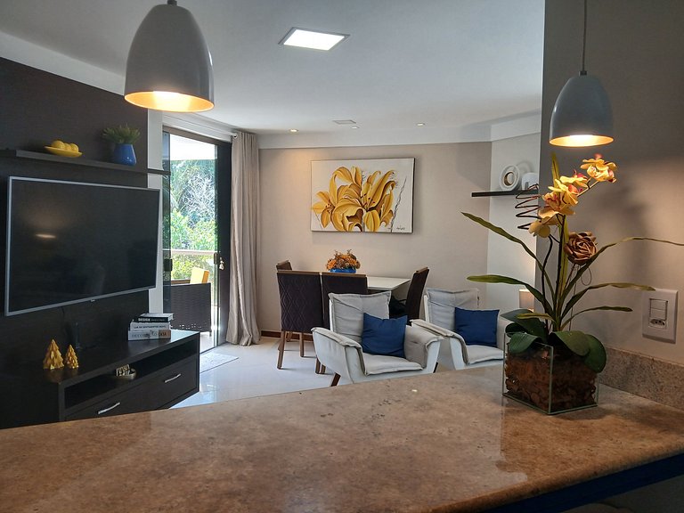 Apto c/ varanda a passos do mar em Ilheus ERW0301