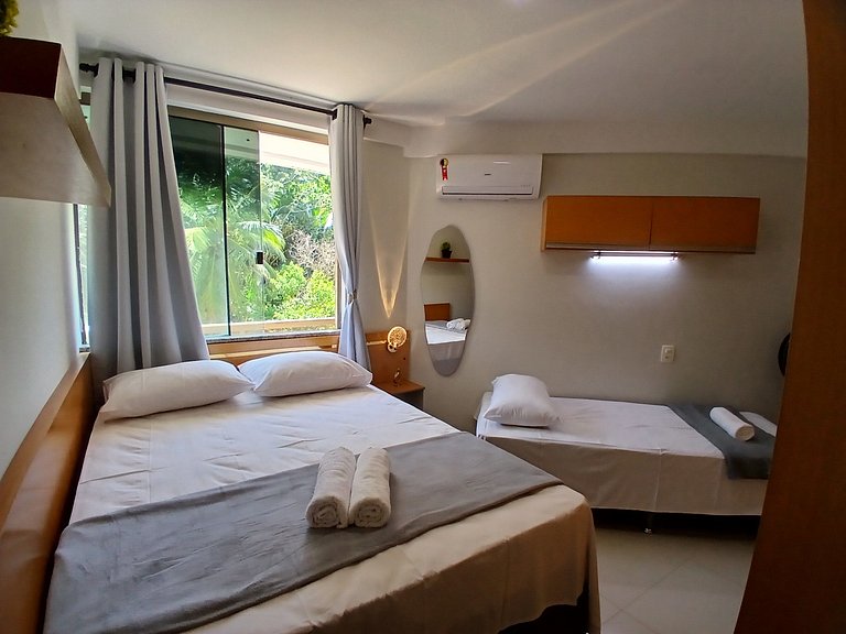 Apto c/ varanda a passos do mar em Ilheus ERW0301