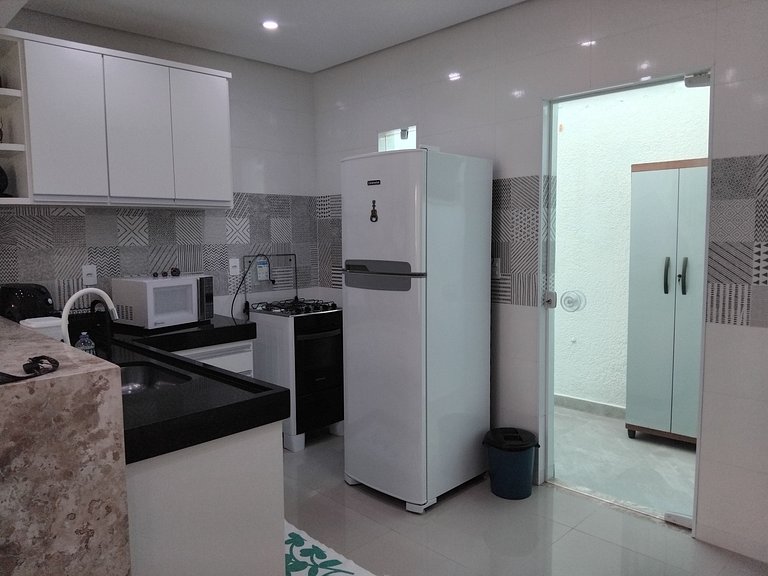 Apto em Cond. c/ Piscina a 400m da Praia EDT0018