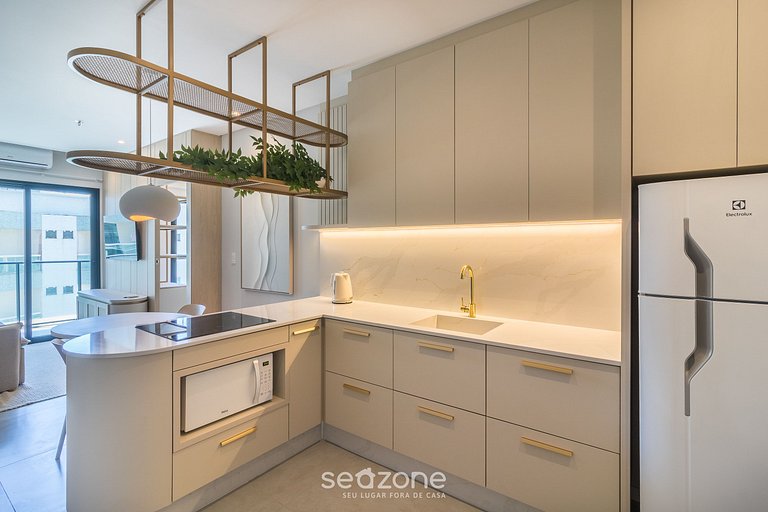 Apto c/ piscina no rooftop a 220m do mar FFS1204