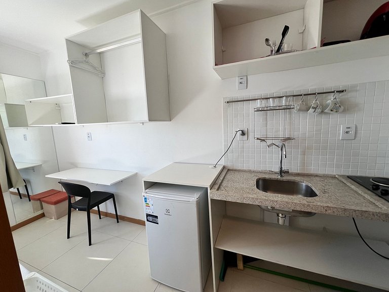 Studio c/ vista parcial mar, 160m da Praia SAA0323