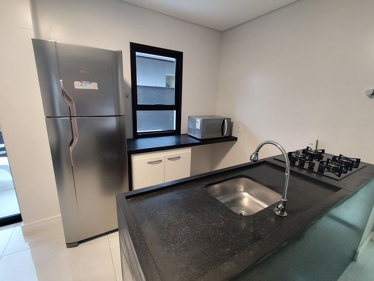 Casa c/ terraço e churrasq. a 850m do mar JSF0748