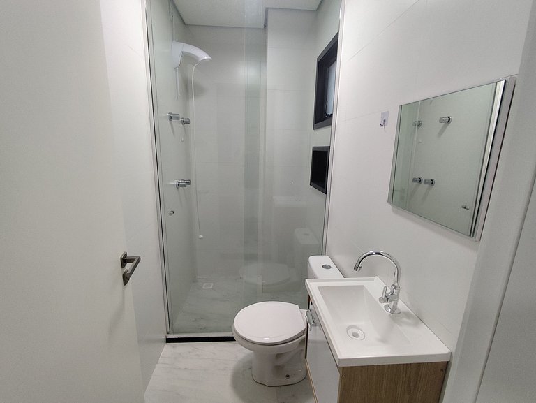 Casa c/ terraço e churrasq. a 850m do mar JSF0748