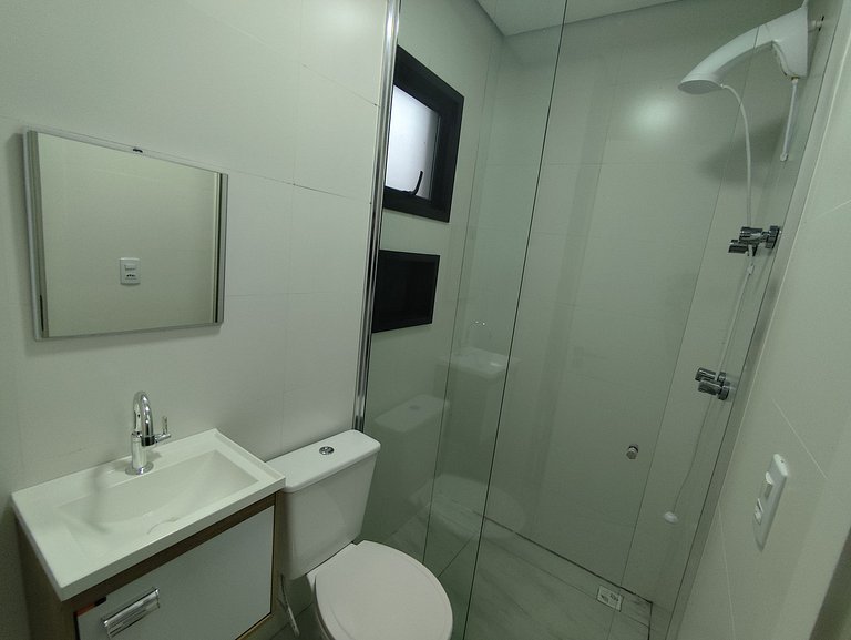 Casa c/ terraço e churrasq. a 850m do mar JSF0748