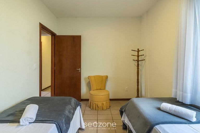 Apto c/ Churrasq. a 400 m da Praia ERR0104