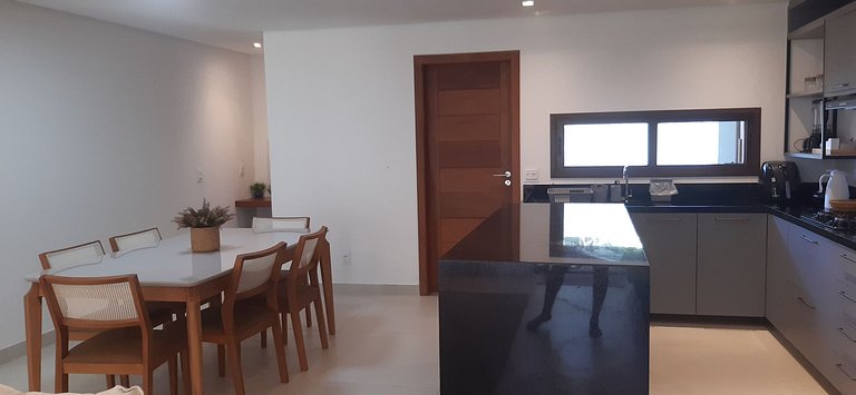 Casa em Condo. c/ Piscina e Churrasqueira PCR0009