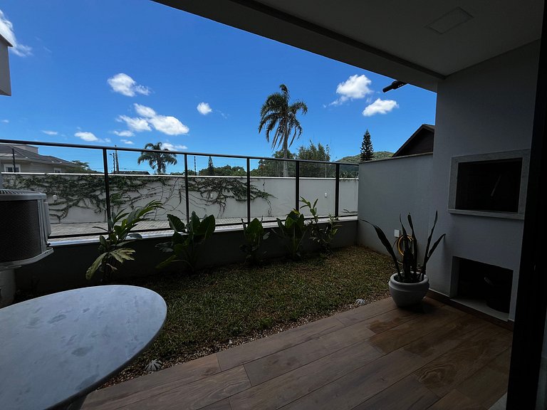 Estudio en Cond. con Piscina y Gimnasio CUO0114