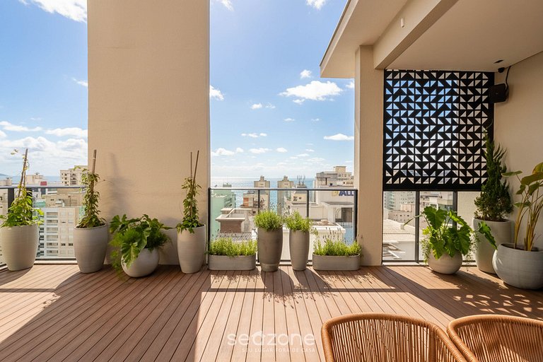 Studio moderno c/ varanda a passos do Mar FFS1402