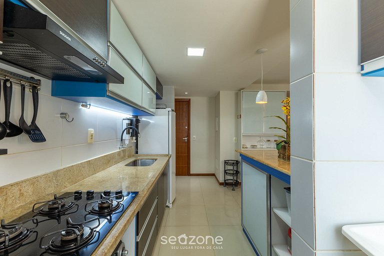 Apto c/ varanda a passos do mar em Ilheus ERW0301