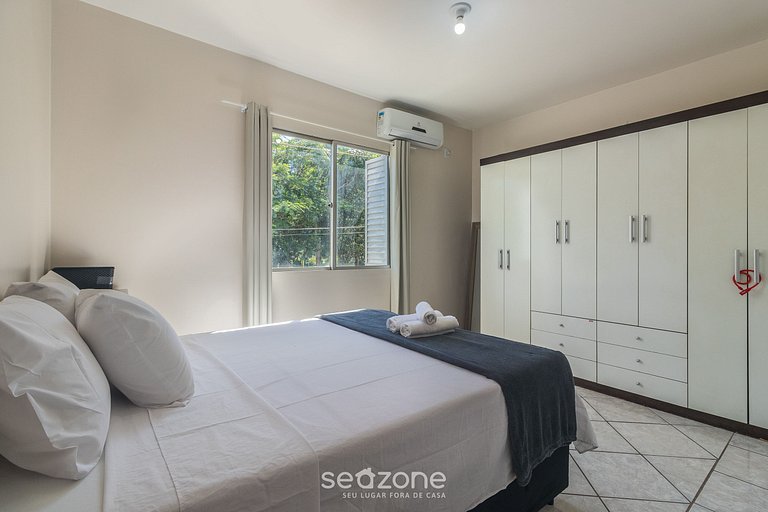 Apto c/ Hidromassagem em Coqueiros - ELB0203