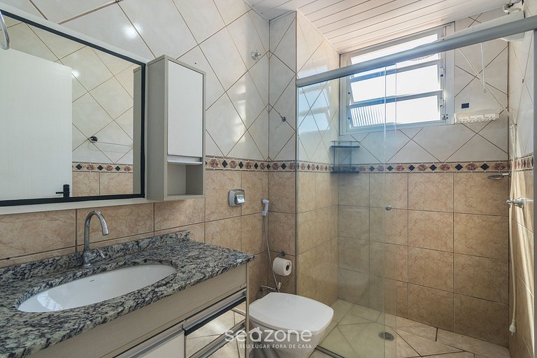 Apto c/ Hidromassagem em Coqueiros - ELB0203